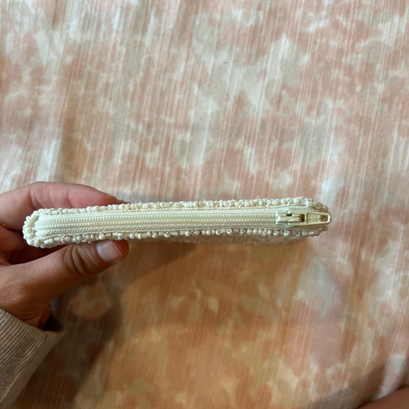 YALL beaded pouch - Picture 3 of 6